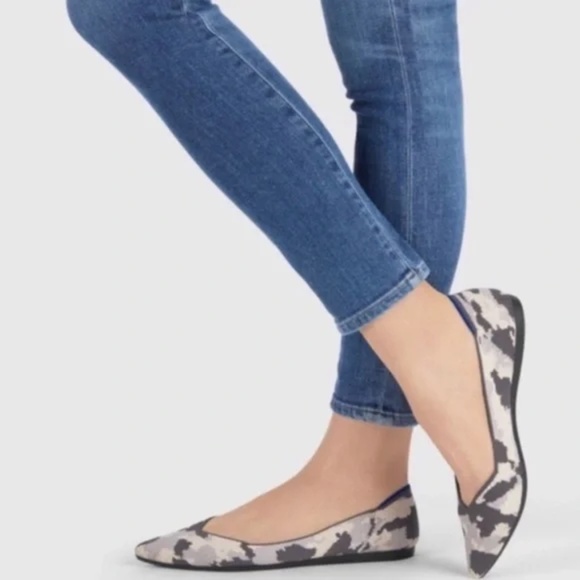 Rothy’s Size 7.5 The Point retired print Ash grey camo pointed toe flat shoe - Picture 3 of 13